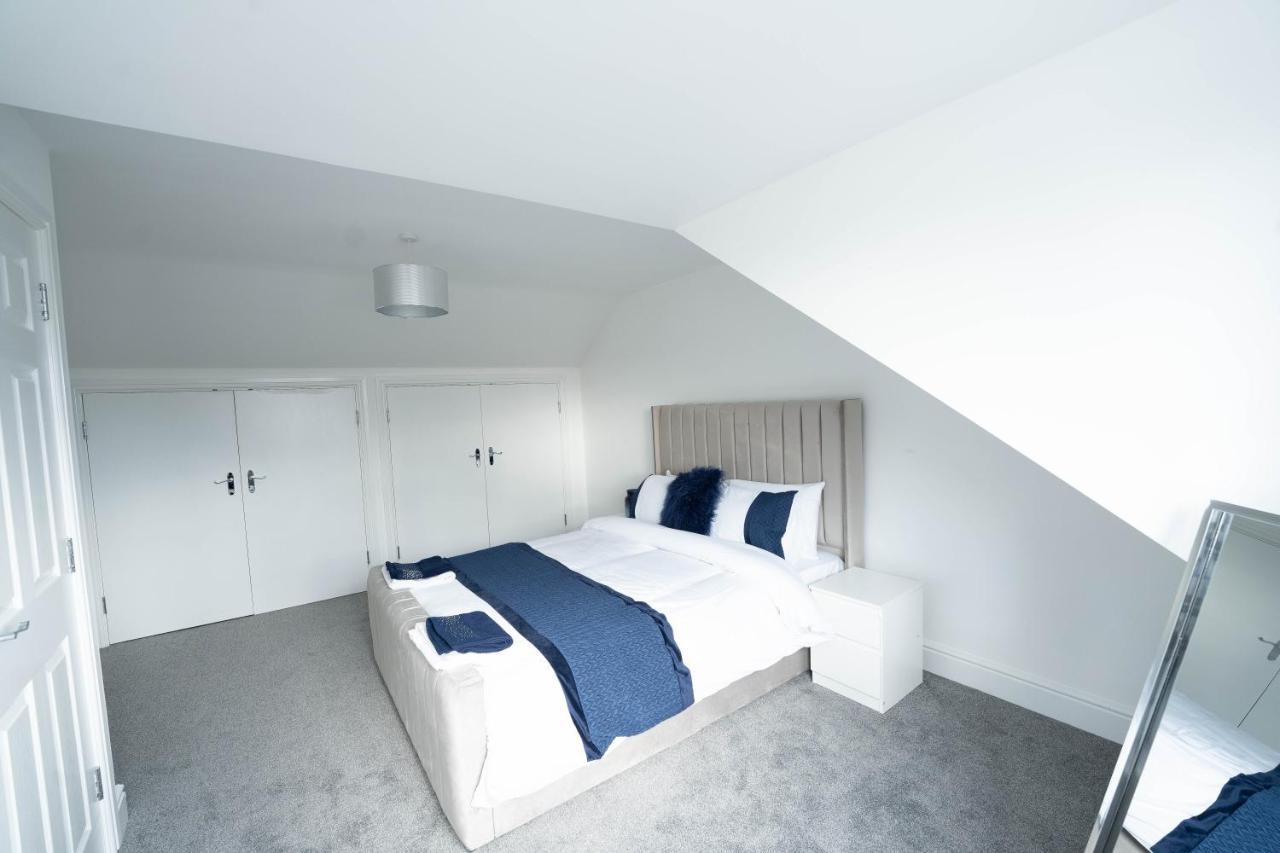 Entire Modern Home With Private Parking For 6/8 Persons Вёксоп Экстерьер фото